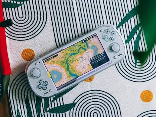 Retroid Pocket 6 Handheld (Official)5.5 Inch 1080p 120Hz AMOLED Screen