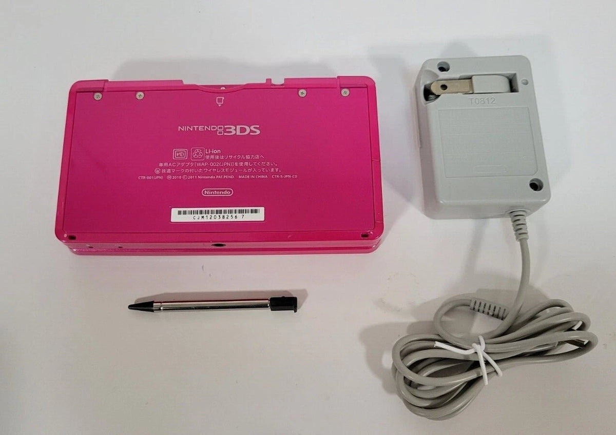 Original Nintendo 3DS USA Seller Charger 4GB SD card and Stylus