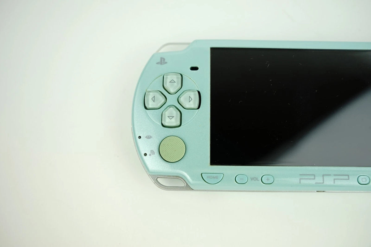 Sony PlayStation PSP 1000/2000/3000 Console with Charger/New Battery Region Free