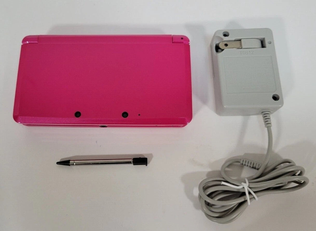 Original Nintendo 3DS USA Seller Charger 4GB SD card and Stylus