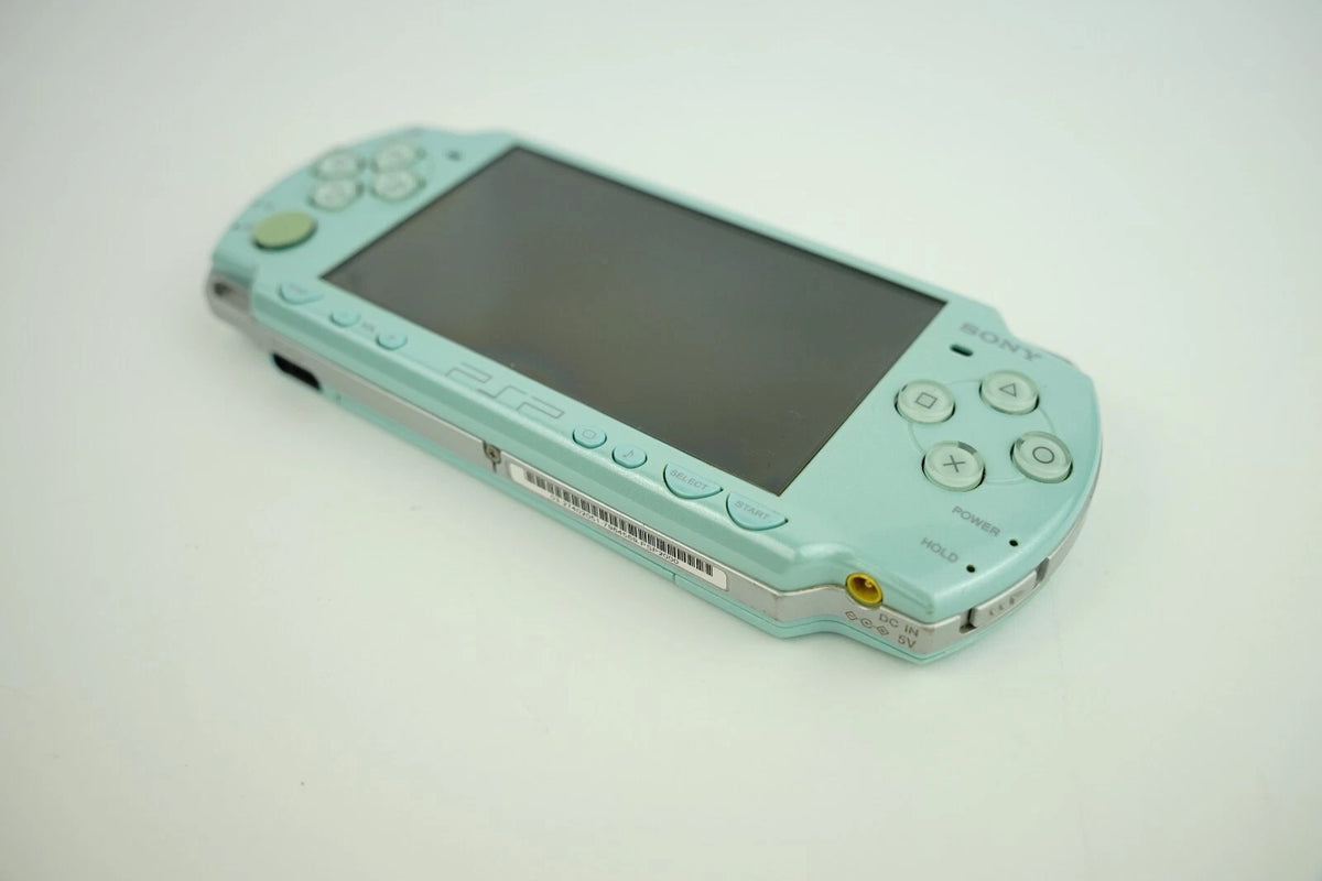 Sony PlayStation PSP 1000/2000/3000 Console with Charger/New Battery Region Free