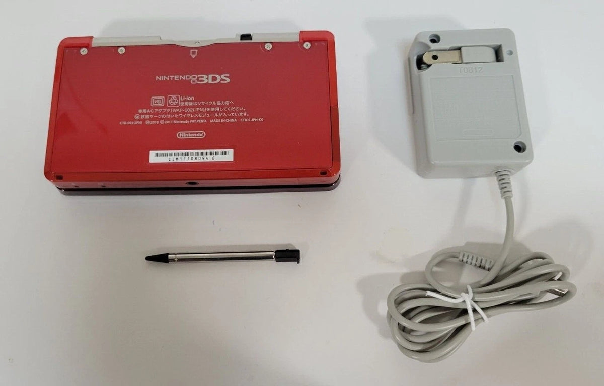 Original Nintendo 3DS USA Seller Charger 4GB SD card and Stylus